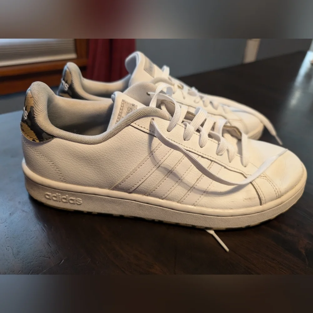 Adidas Grand Court Camo Bottom Sneakers, Mens 10, GUC - Picture 2 of 8